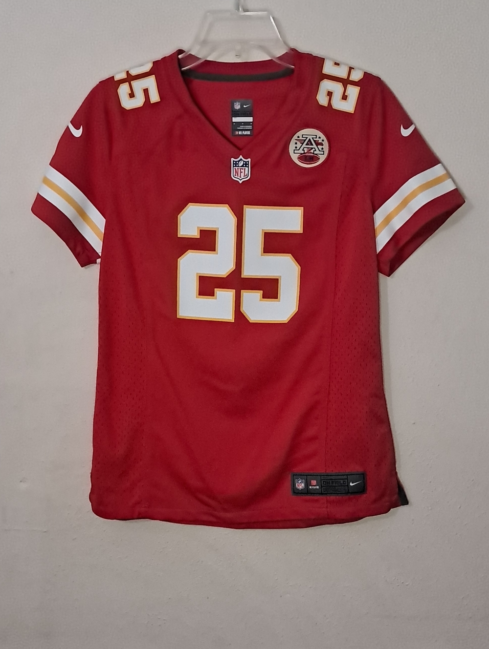Nike Women's Size Medium Red Chiefs Football Jersey Jamaal Charles #25